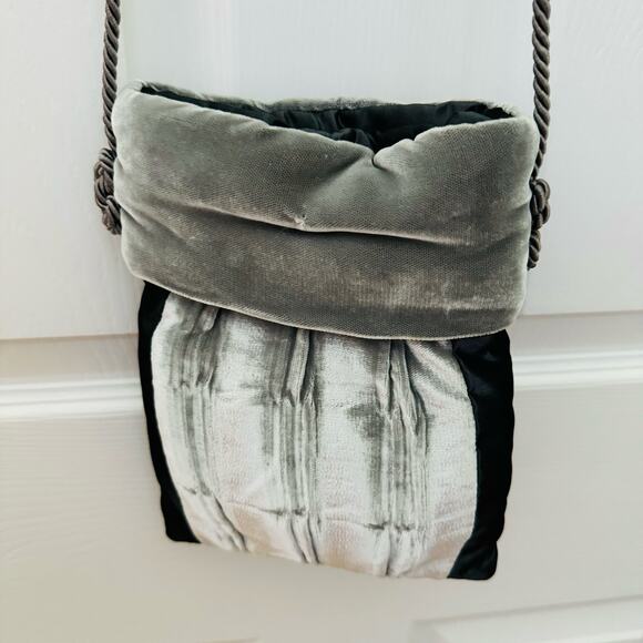 Tuscan Square Made in Italy Silk Velvet Gray Crossbody Shoulder Bag Purse - Picture 3 of 10